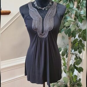 B'leev women's black V-neck sleeveless top women's tank top